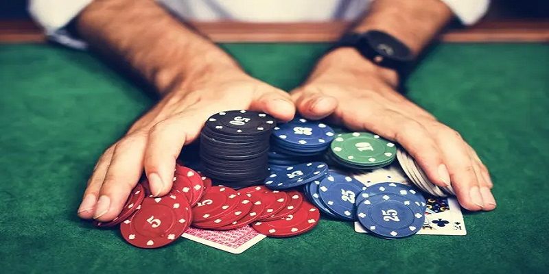 Review tổng quan về Poker